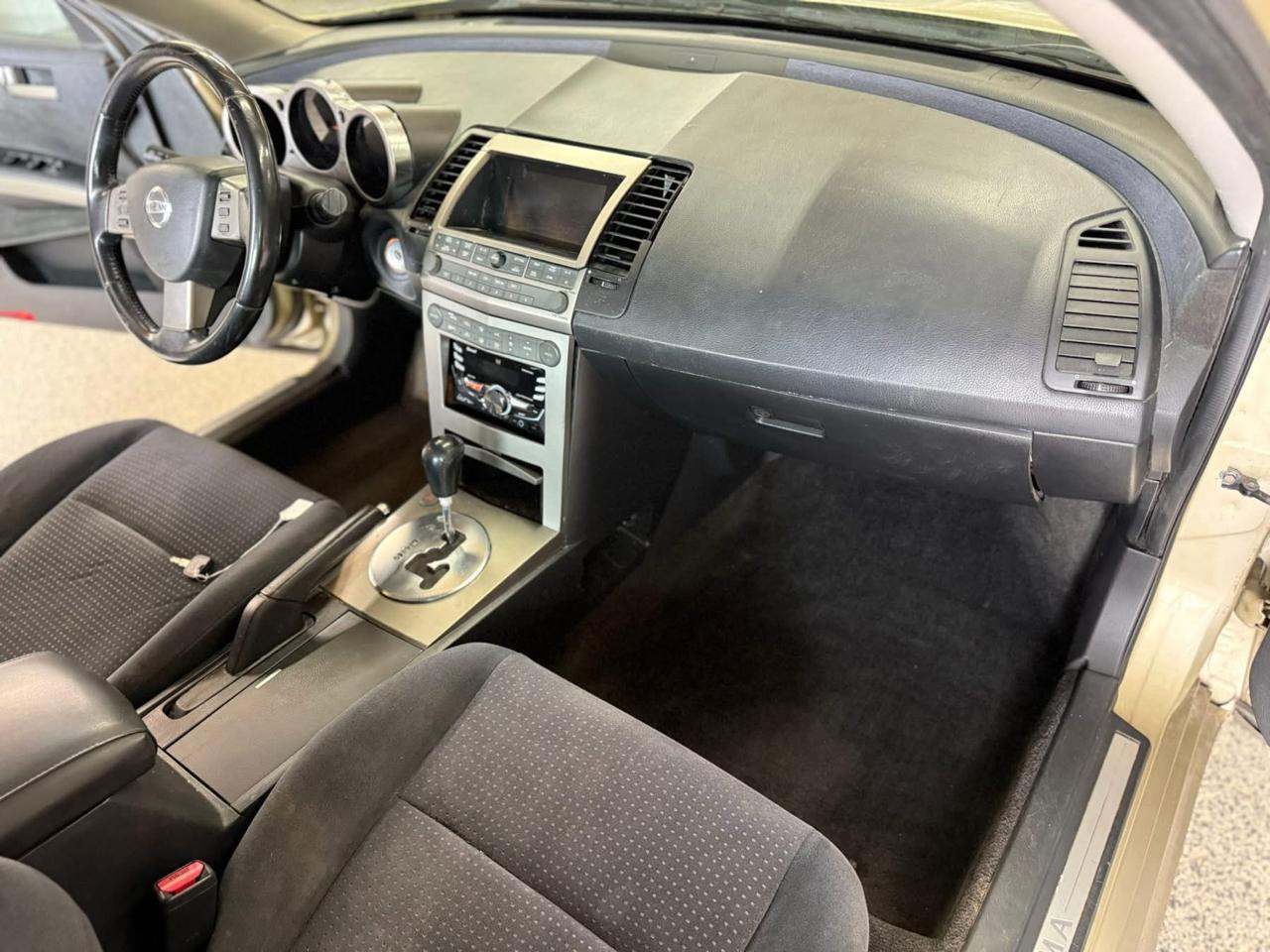 Nissan Maxima 4dr Sdn SE Auto 2004