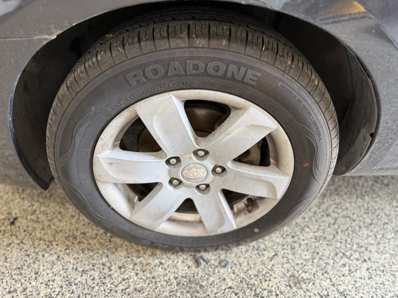 Kia Rondo 4dr Wgn V6 LX 2008