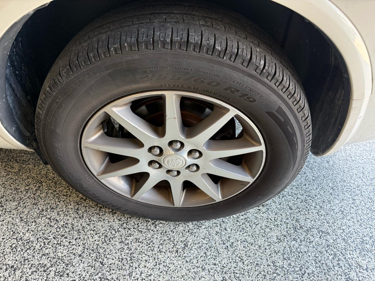 Buick Enclave FWD 4dr Leather 2015
