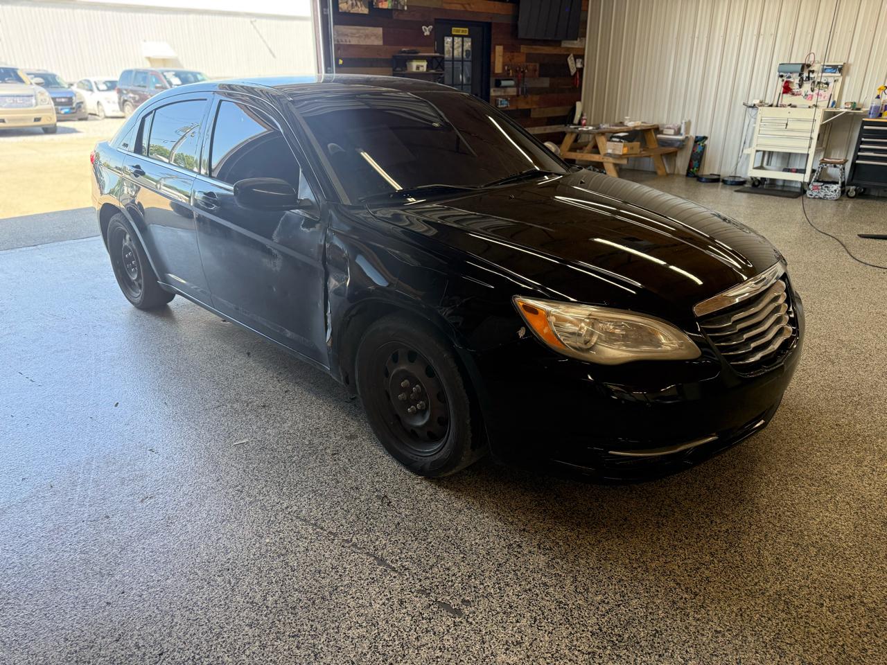 Chrysler 200 4dr Sdn LX 2012