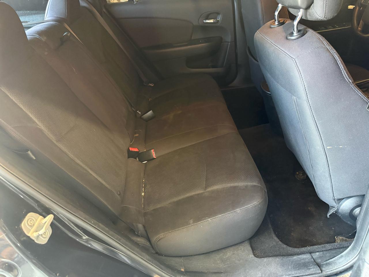 Chrysler 200 4dr Sdn LX 2012