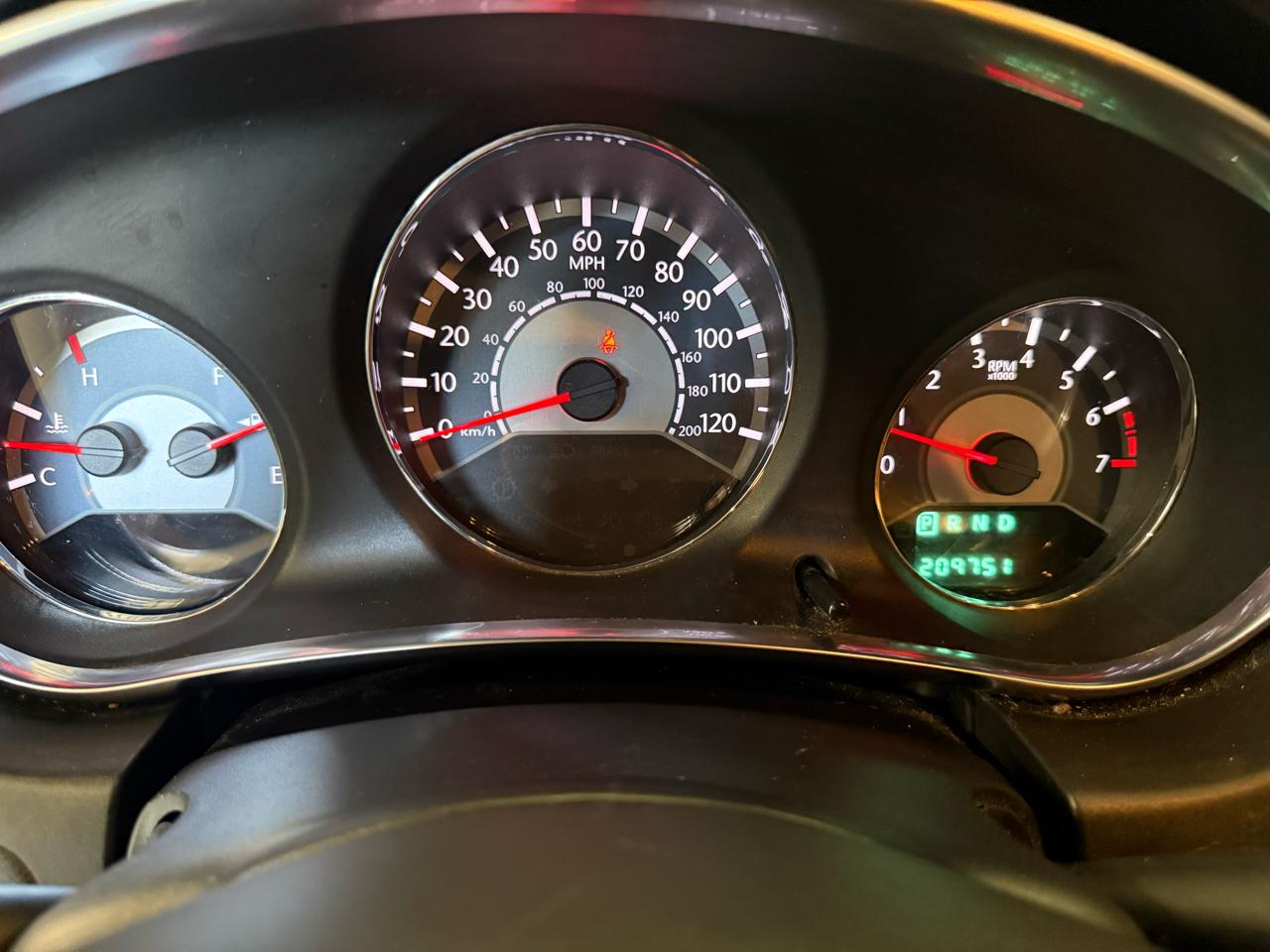 Chrysler 200 4dr Sdn LX 2012