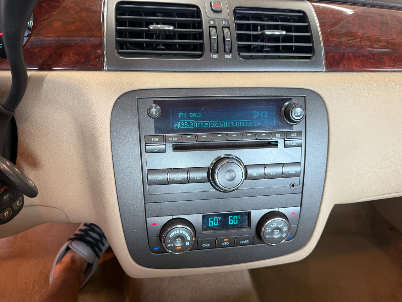 Buick Lucerne 4dr Sdn V6 CXL 2008