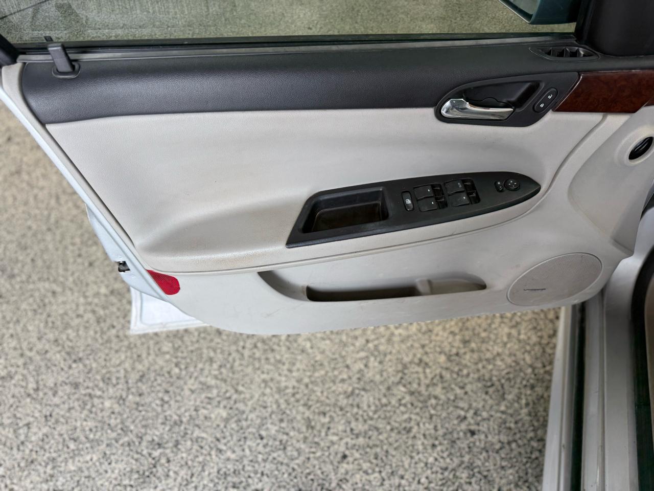Chevrolet Impala 4dr Sdn LT Retail 2011