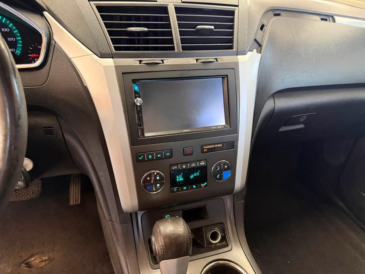 2011 Chevrolet Traverse 1LT - Photo 16