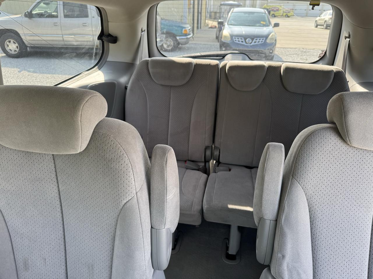 Hyundai Entourage 4dr Wgn Limited 2007