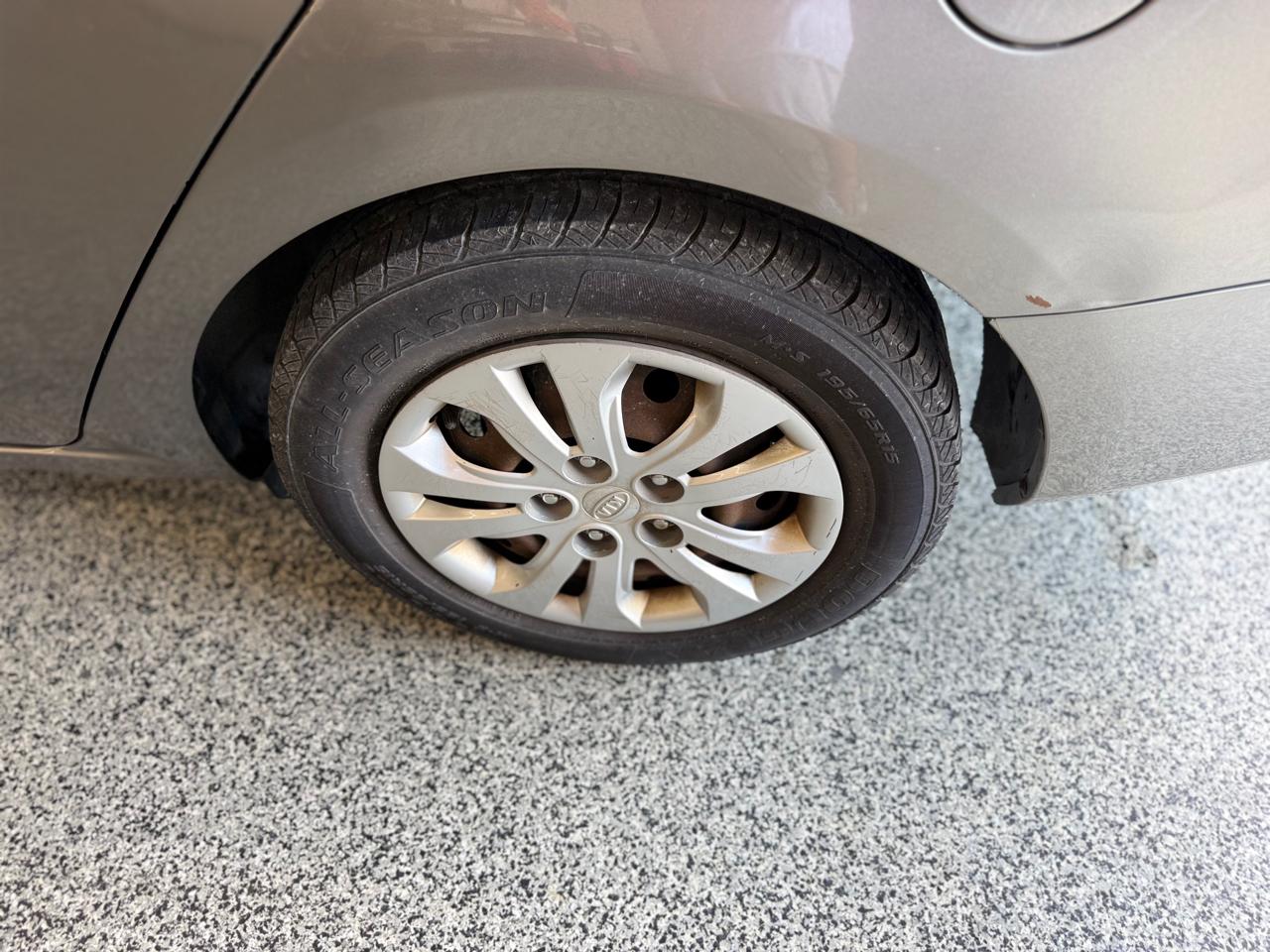 Kia Forte 4dr Sdn Auto EX 2012