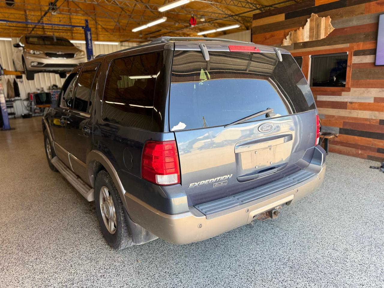 Ford Expedition 5.4L Eddie Bauer 4WD 2004