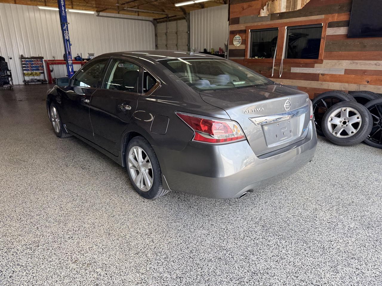 Nissan Altima 4dr Sdn I4 2.5 SV 2014