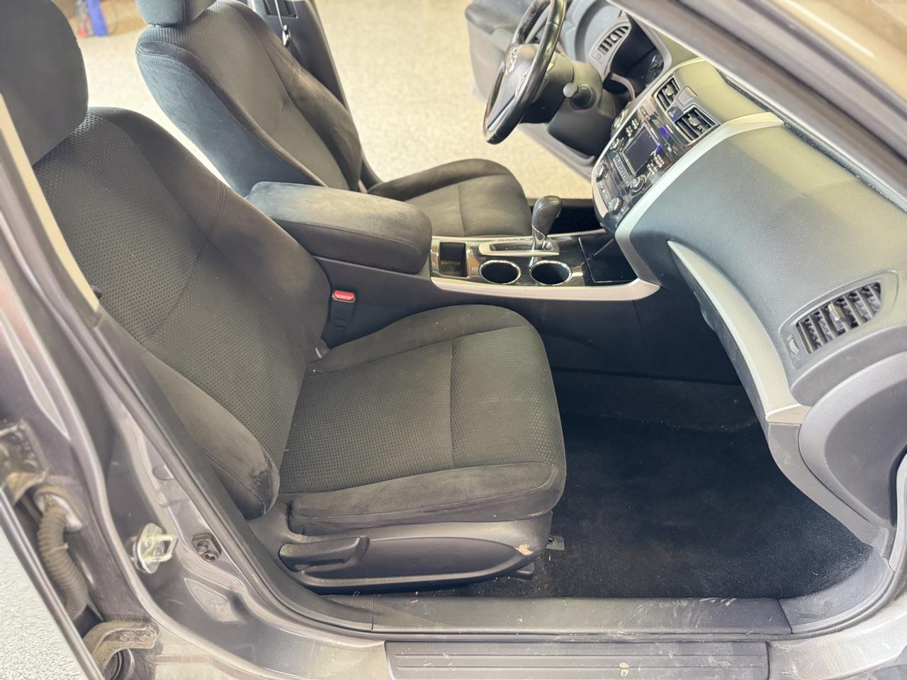 Nissan Altima 4dr Sdn I4 2.5 SV 2014
