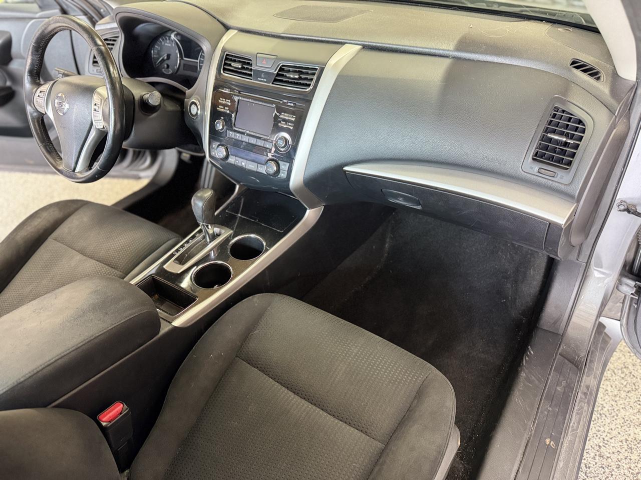 Nissan Altima 4dr Sdn I4 2.5 SV 2014