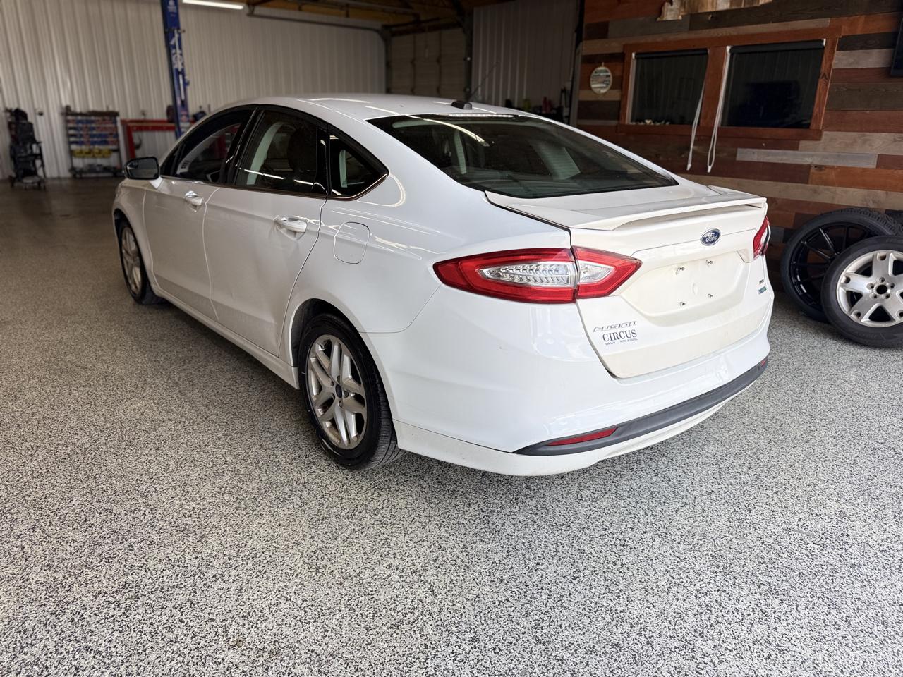 Ford Fusion 4dr Sdn SE FWD 2016