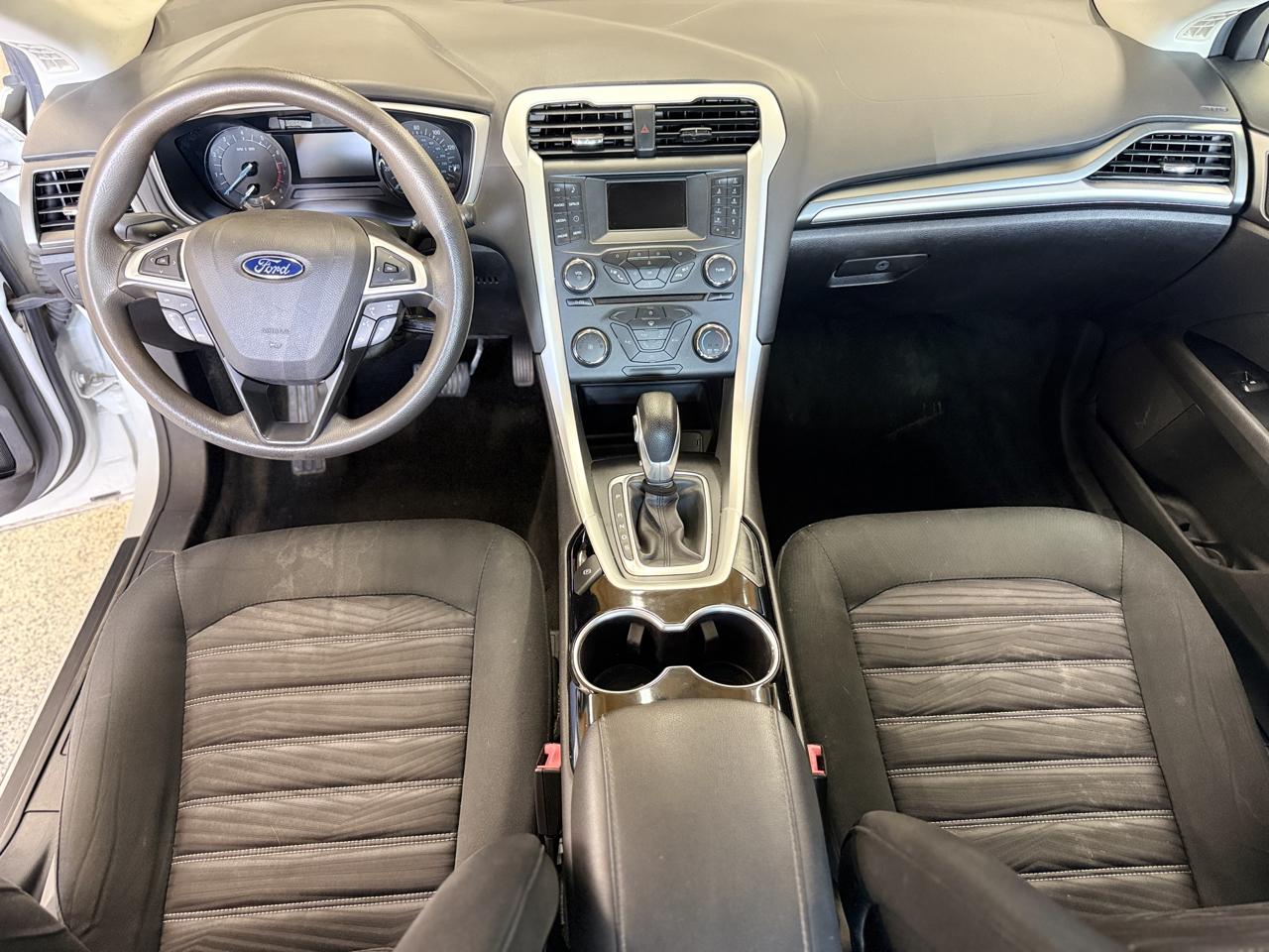 Ford Fusion 4dr Sdn SE FWD 2016