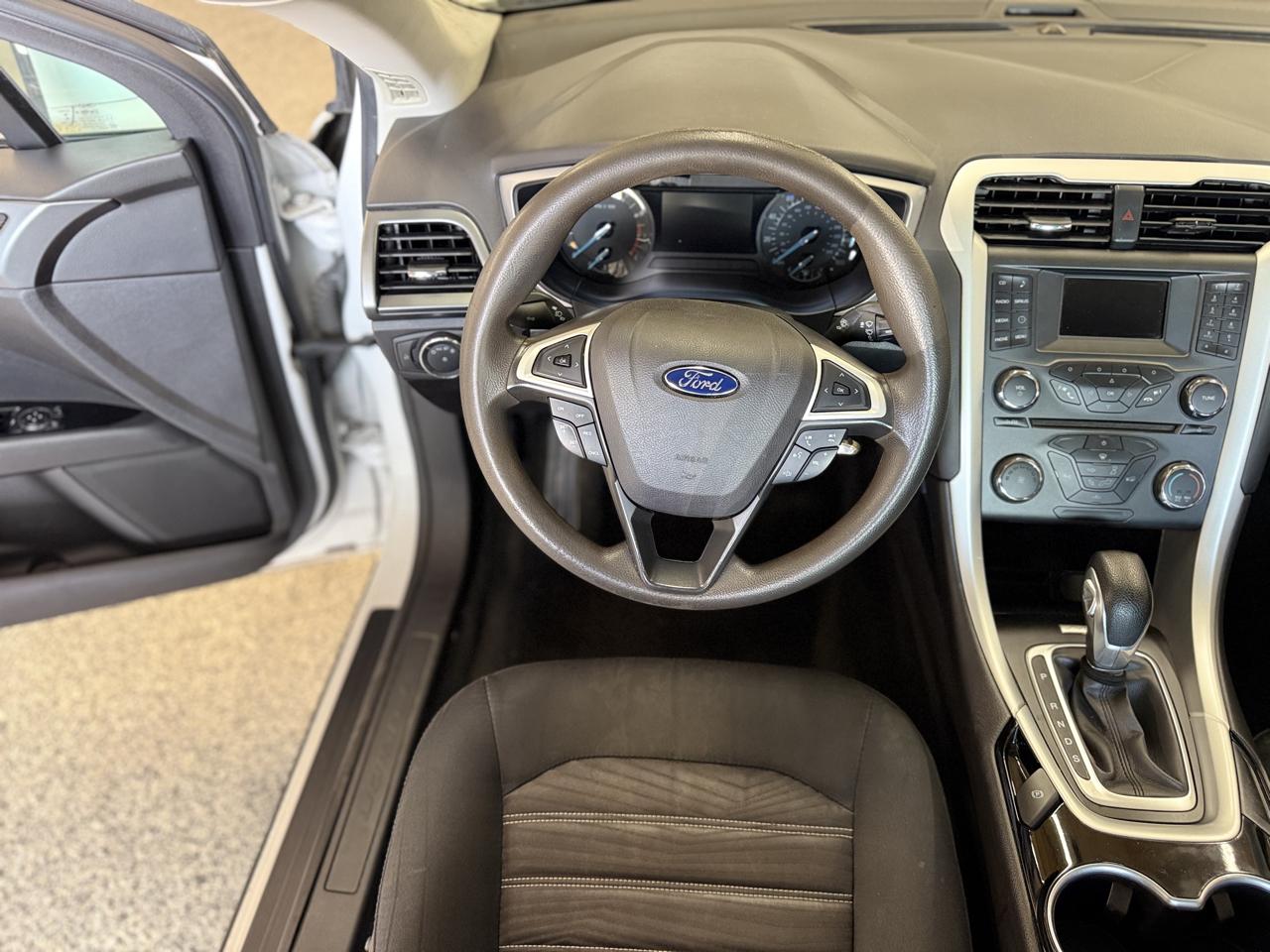 Ford Fusion 4dr Sdn SE FWD 2016