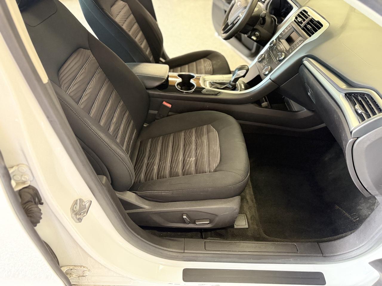 Ford Fusion 4dr Sdn SE FWD 2016