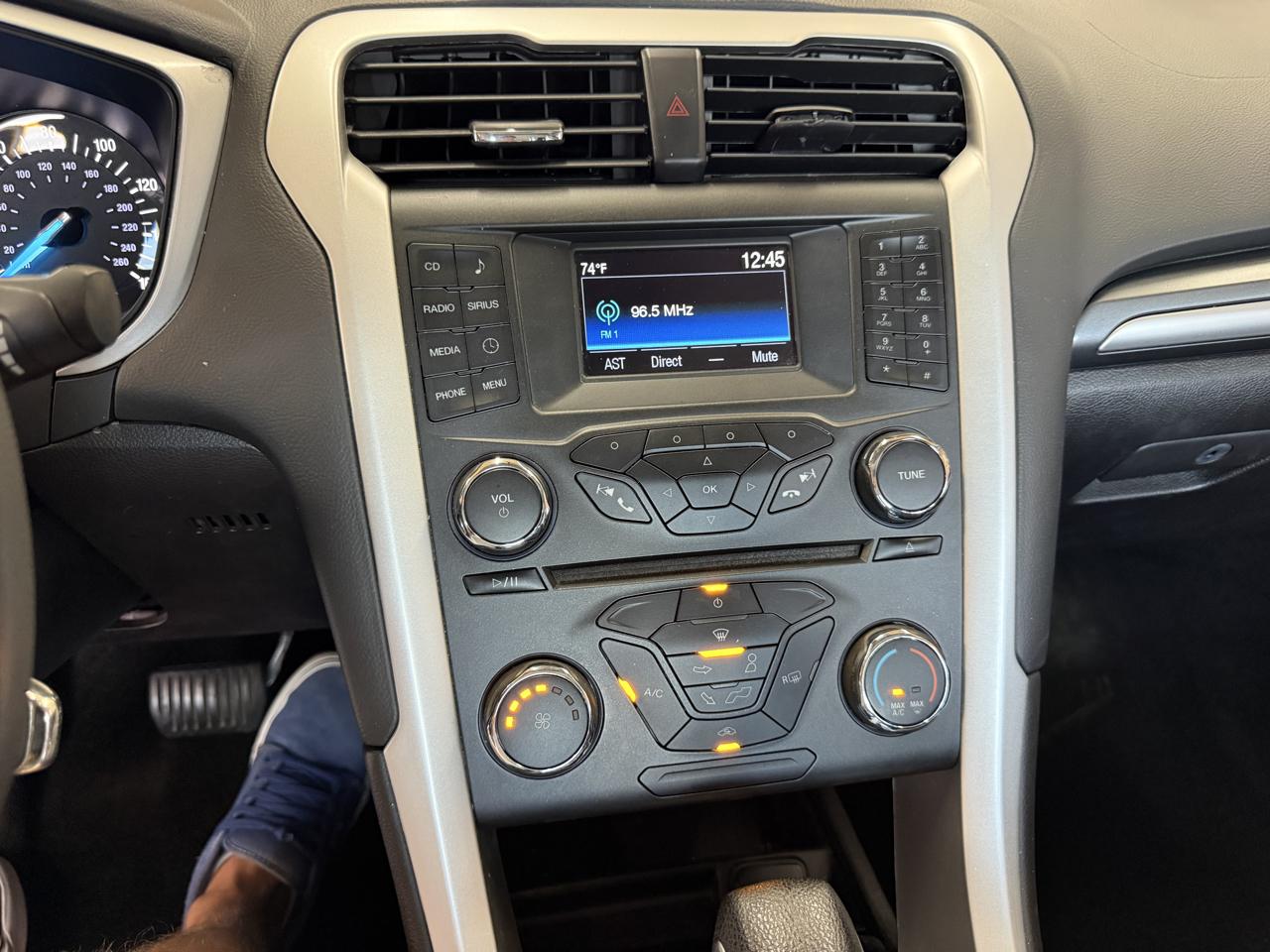 Ford Fusion 4dr Sdn SE FWD 2016