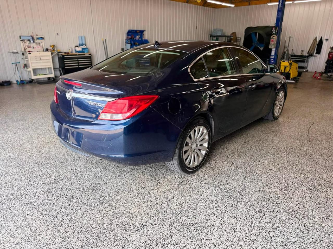 Buick Regal 4dr Sdn Premium 1 2012