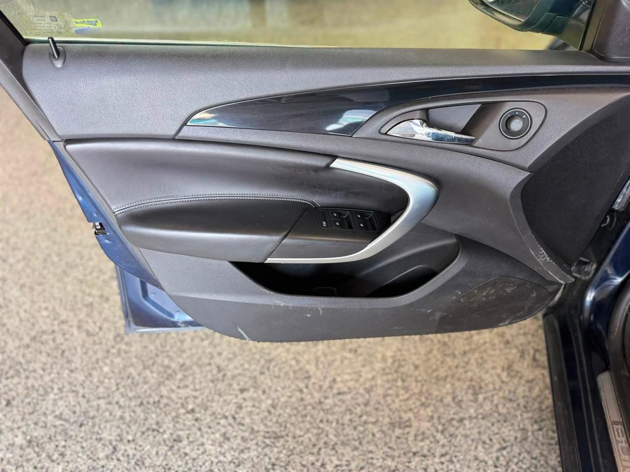 Buick Regal 4dr Sdn Premium 1 2012