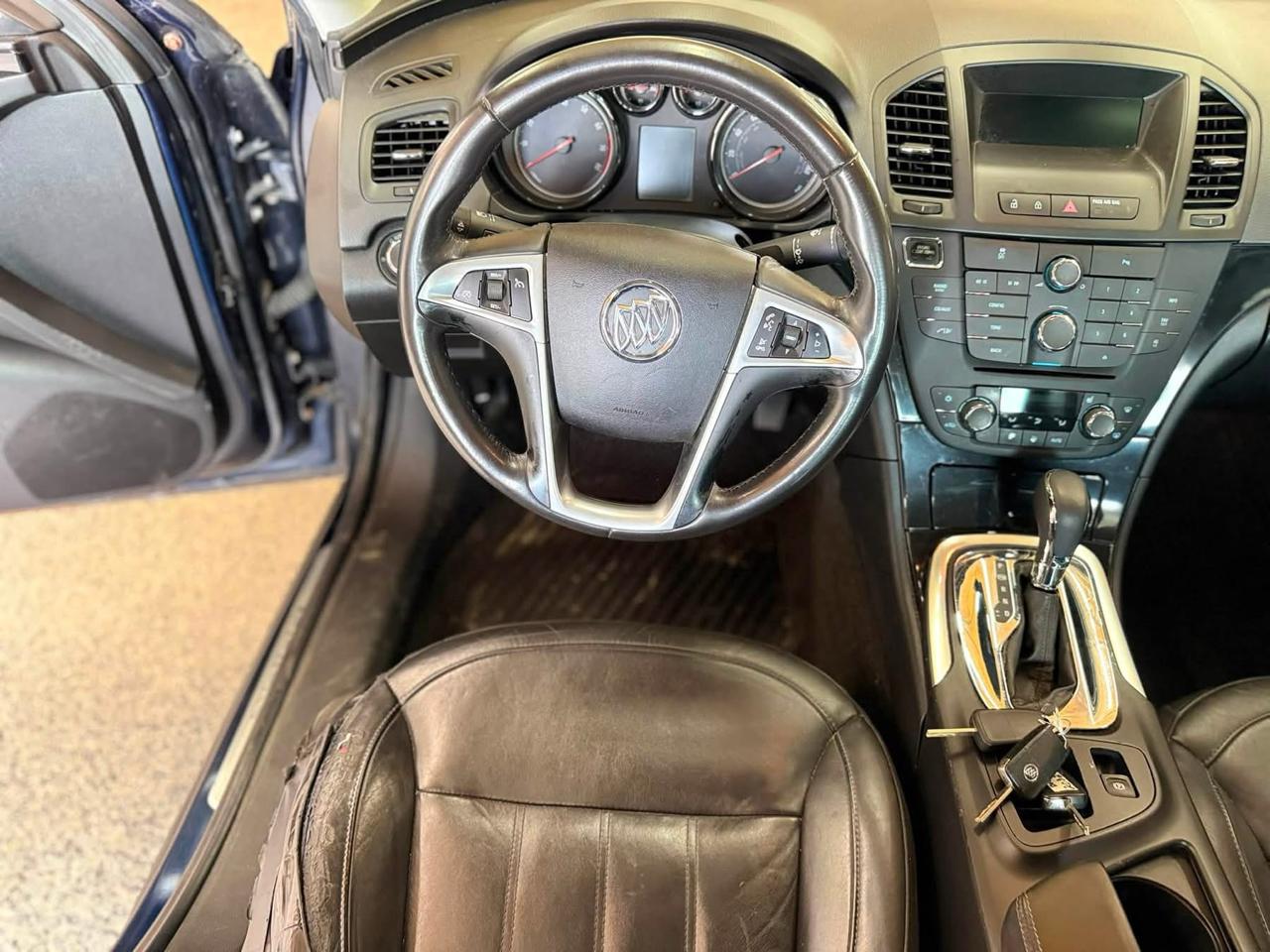Buick Regal 4dr Sdn Premium 1 2012