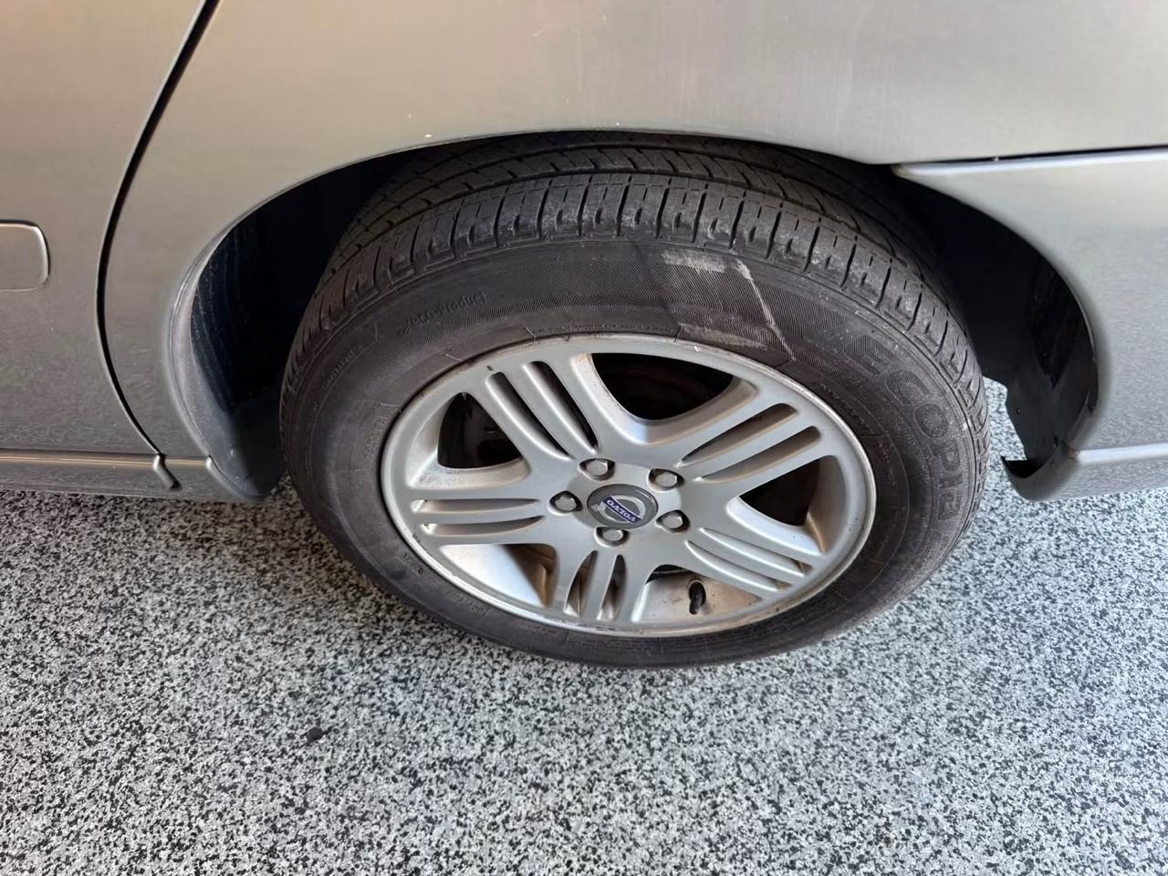 Volvo S60 4dr Sdn 2.5T FWD 2008