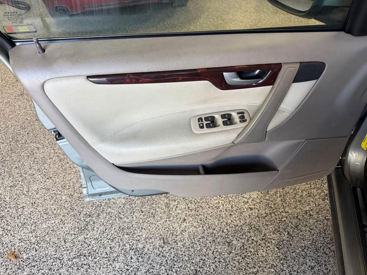 Volvo S60 4dr Sdn 2.5T FWD 2008