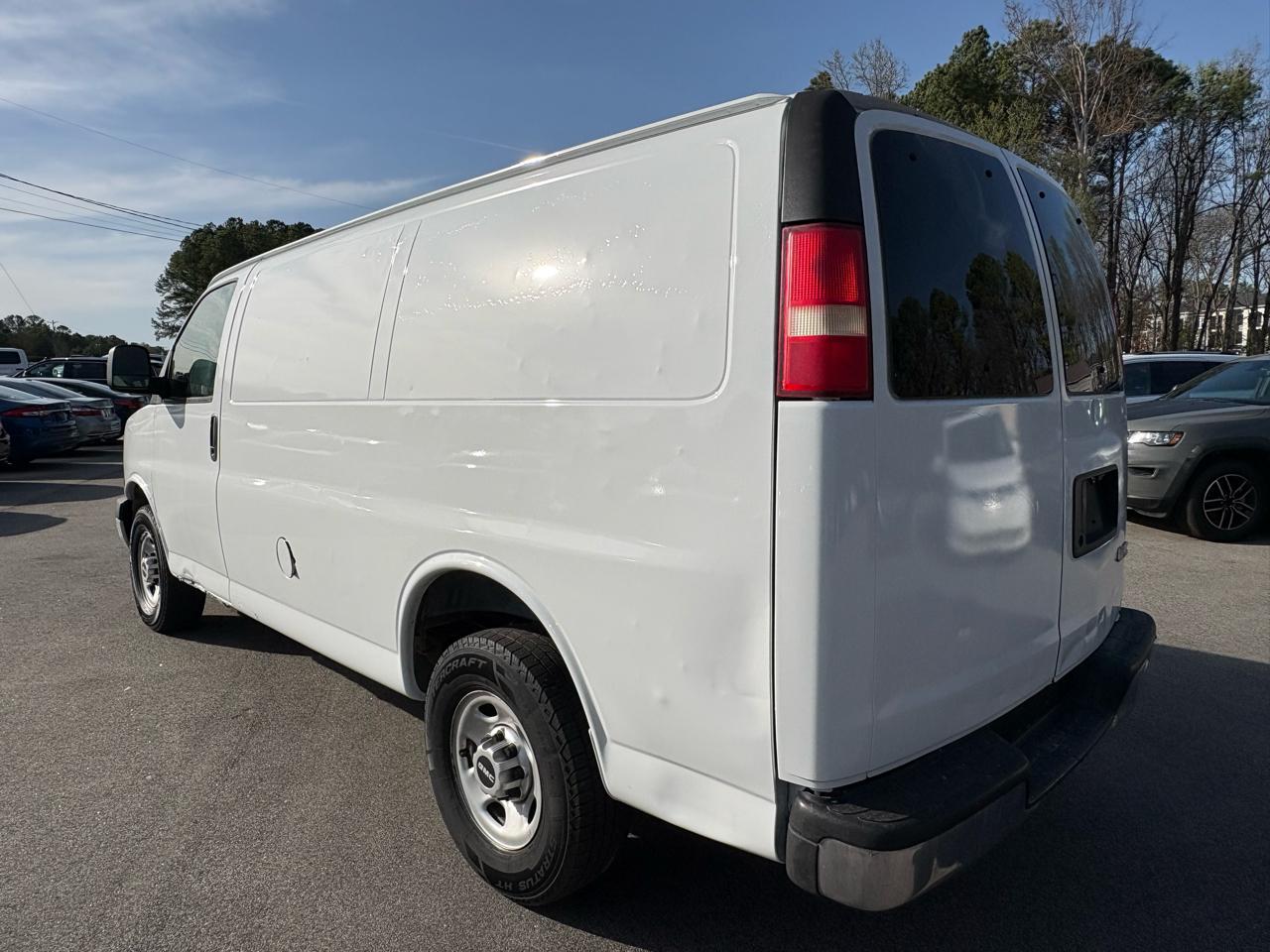 GMC Savana G2500 Cargo 2010