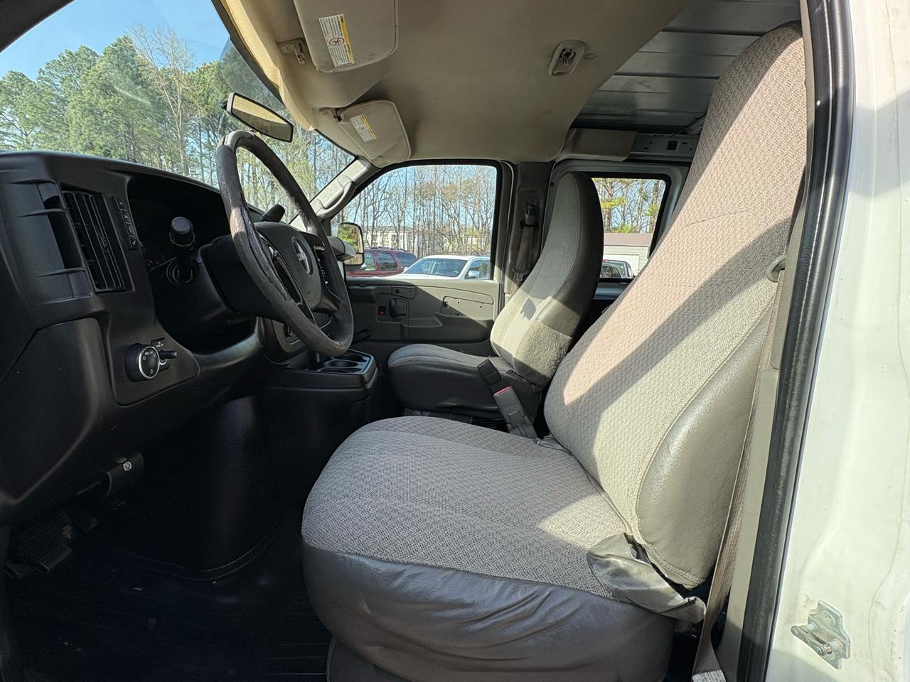 GMC Savana G2500 Cargo 2010