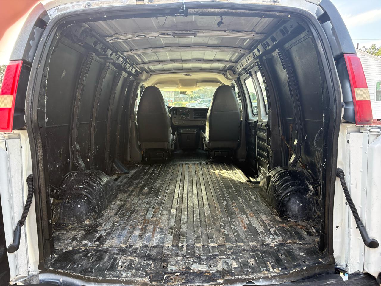 GMC Savana G2500 Cargo 2010