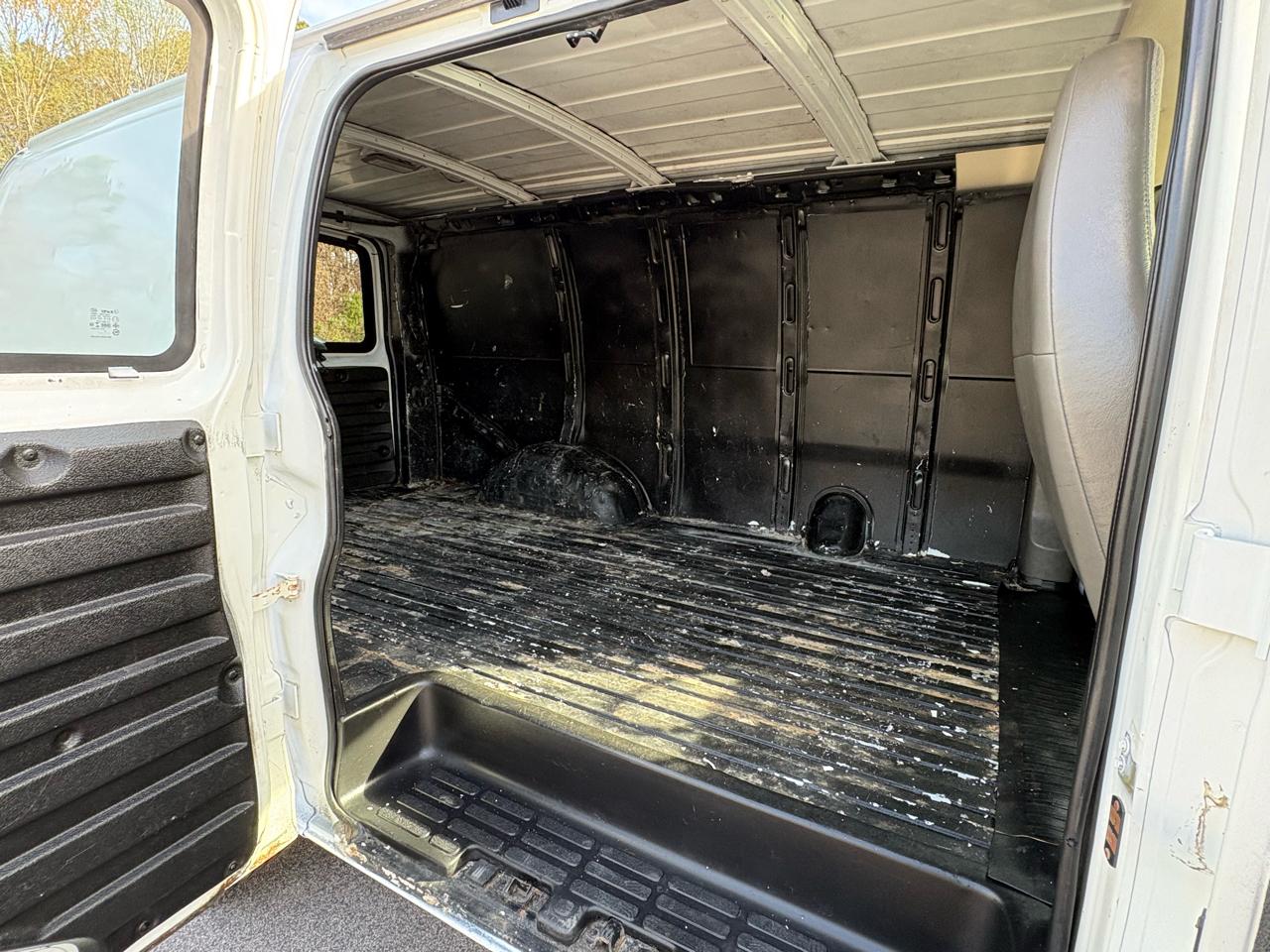 GMC Savana G2500 Cargo 2010