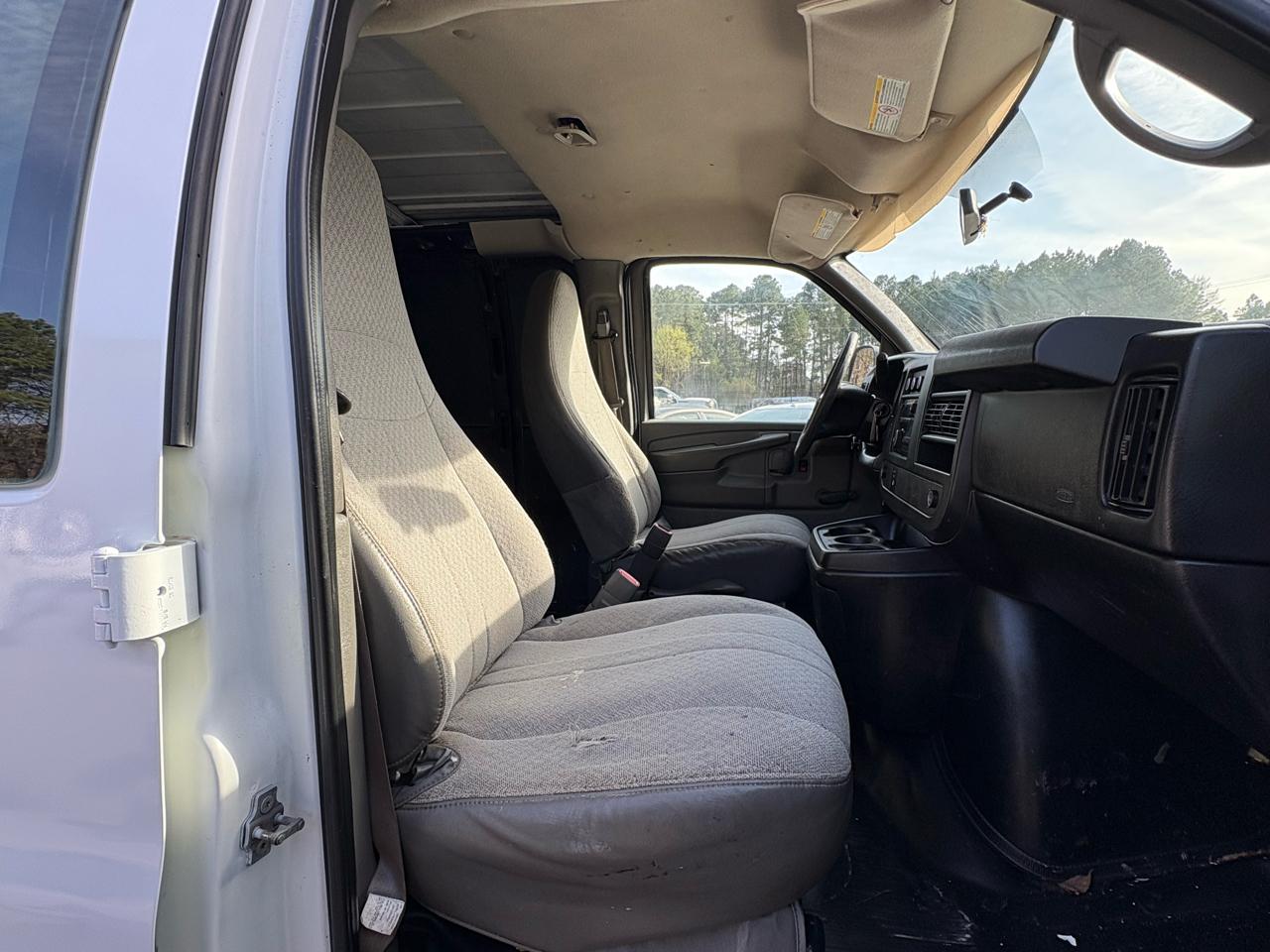 GMC Savana G2500 Cargo 2010