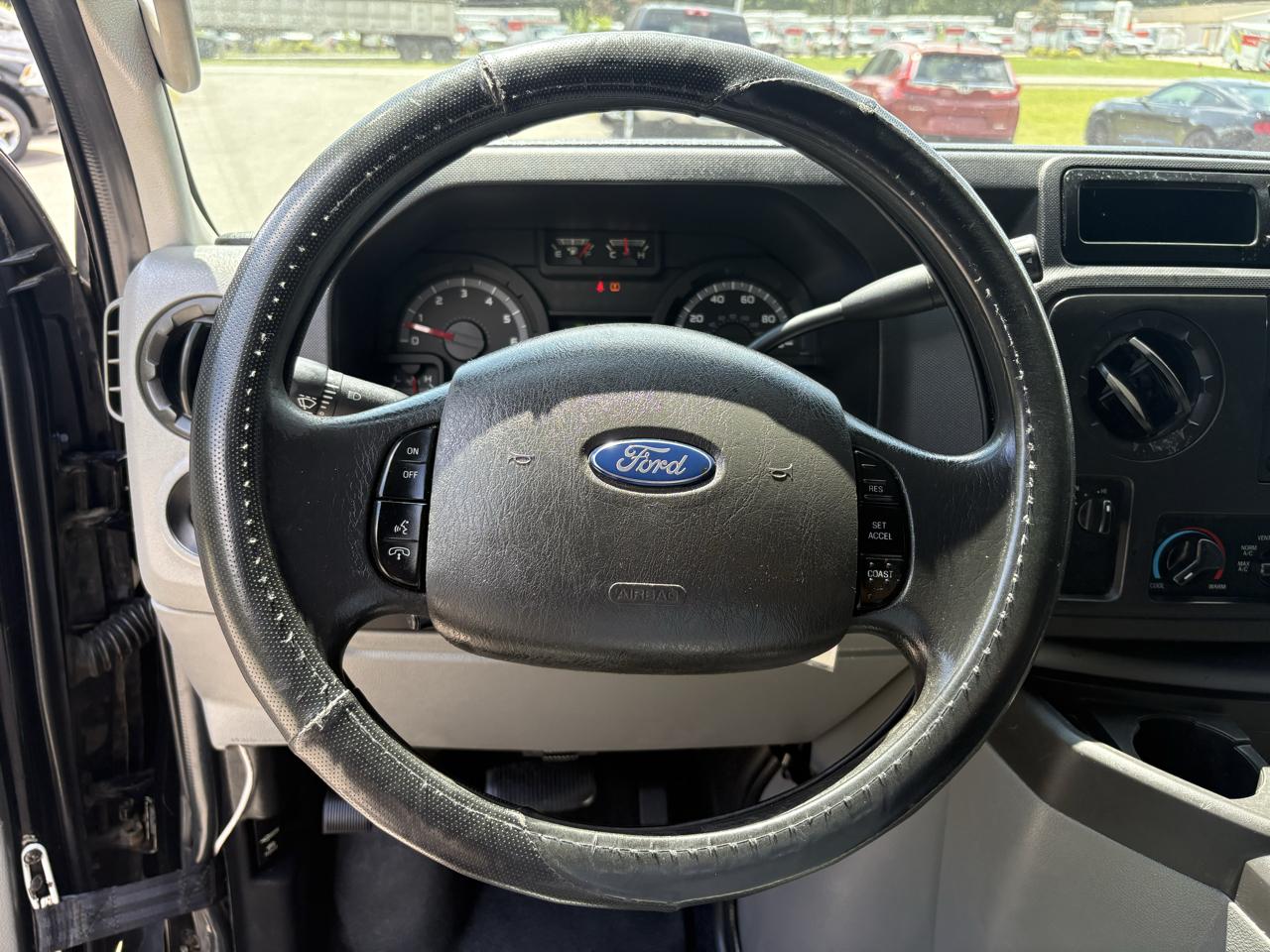 Ford Econoline E-150 2014