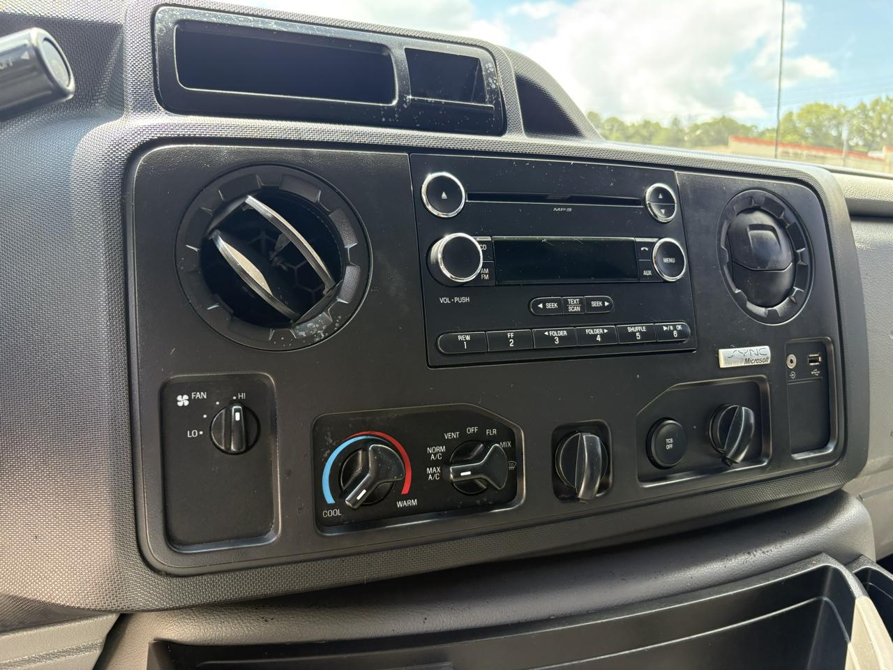 Ford Econoline E-150 2014