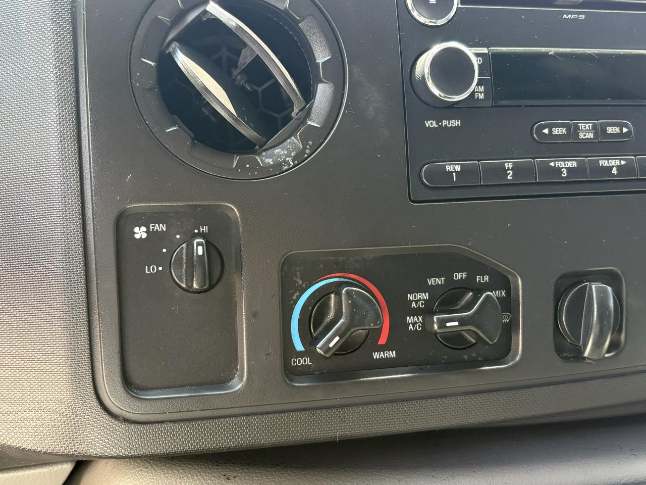 Ford Econoline E-150 2014