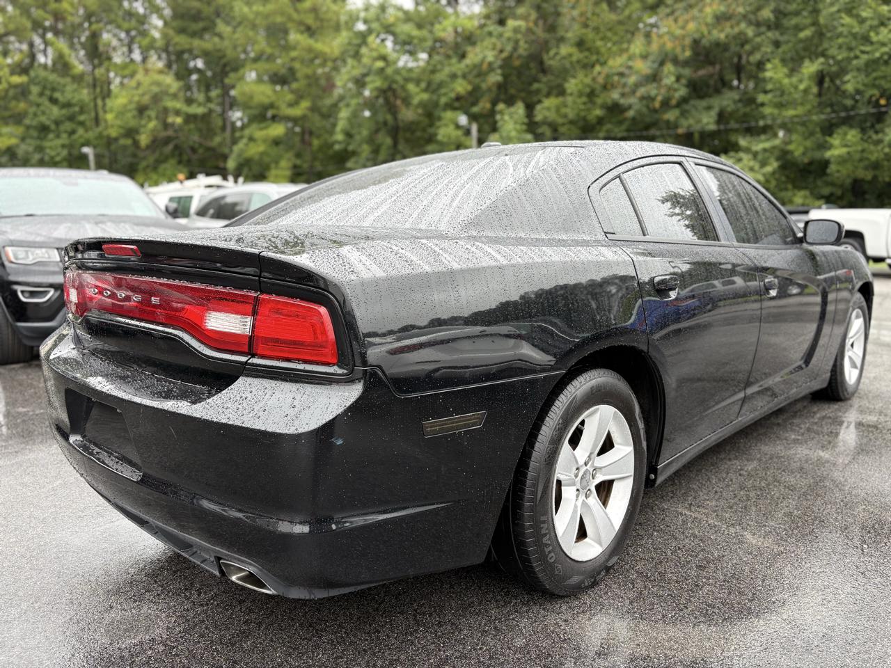 Dodge Charger SE 2013