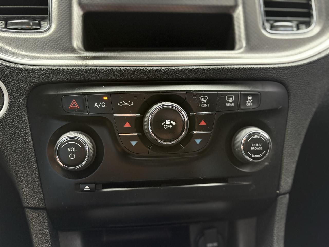 Dodge Charger SE 2013