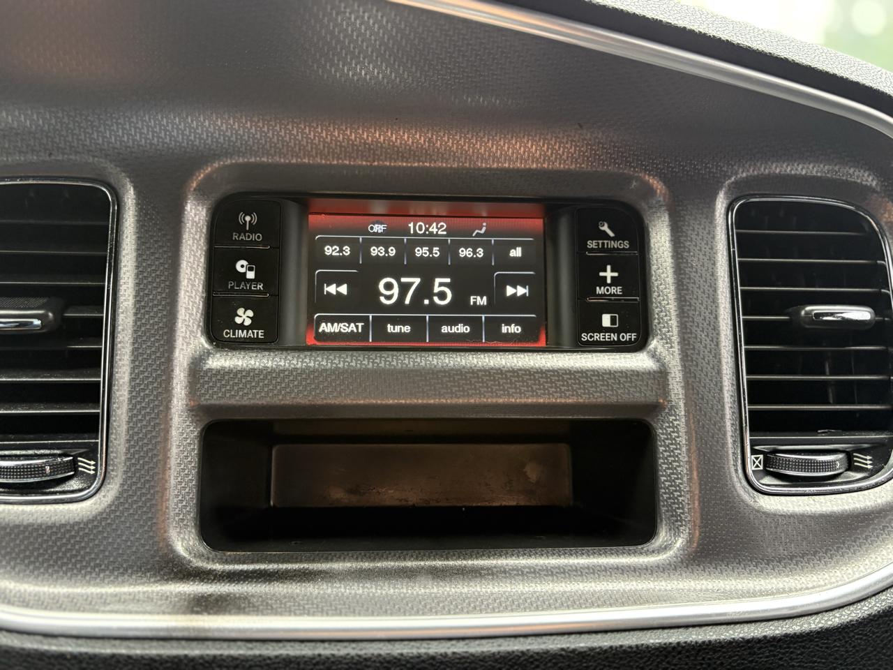 Dodge Charger SE 2013
