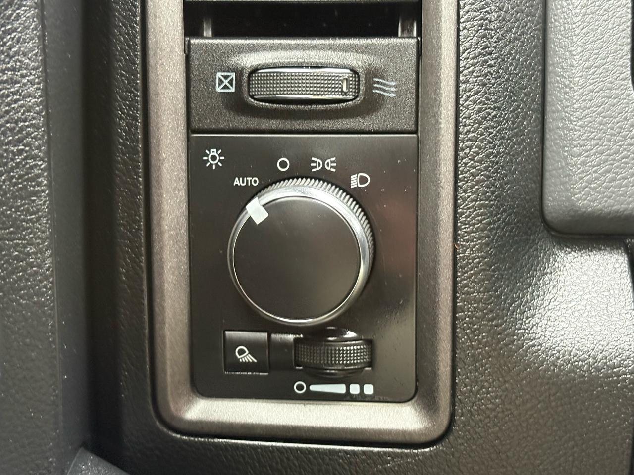 RAM 2500 Tradesman Crew Cab LWB 4WD 2015