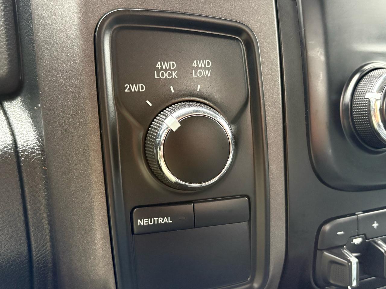 RAM 2500 Tradesman Crew Cab LWB 4WD 2015