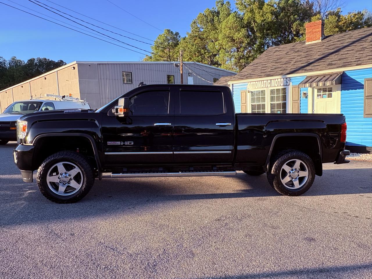 GMC Sierra 2500HD SLT Crew Cab 4WD 2017
