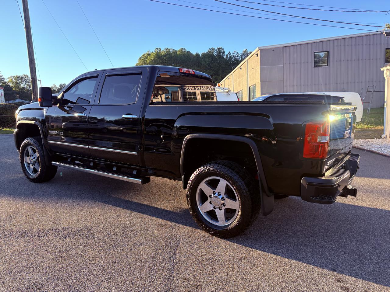 GMC Sierra 2500HD SLT Crew Cab 4WD 2017