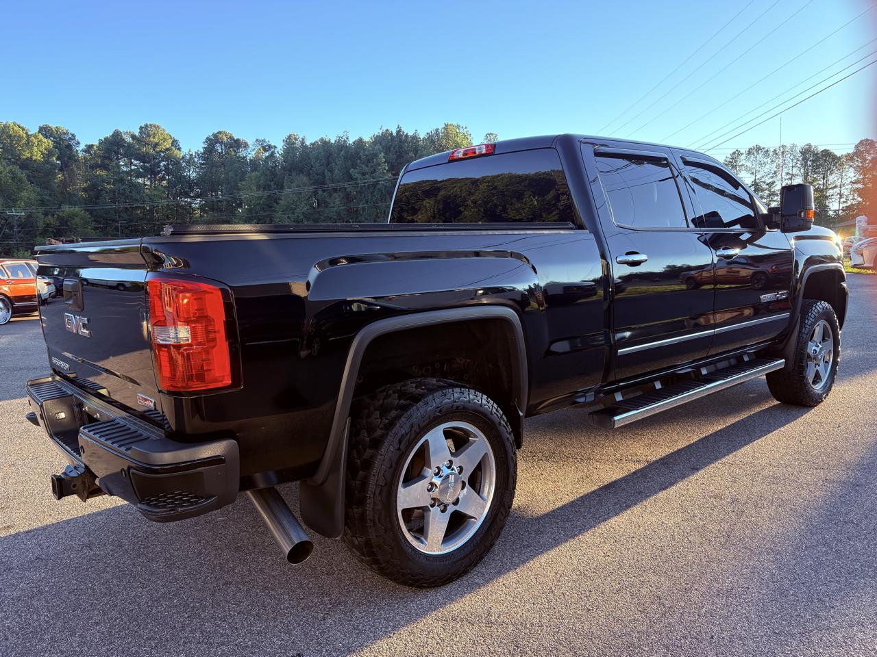 GMC Sierra 2500HD SLT Crew Cab 4WD 2017