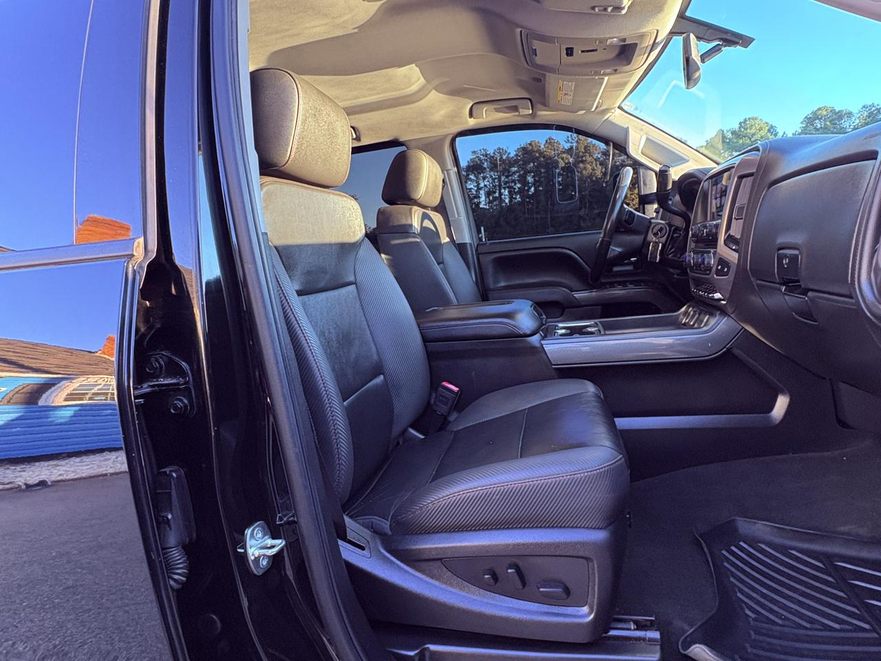 GMC Sierra 2500HD SLT Crew Cab 4WD 2017