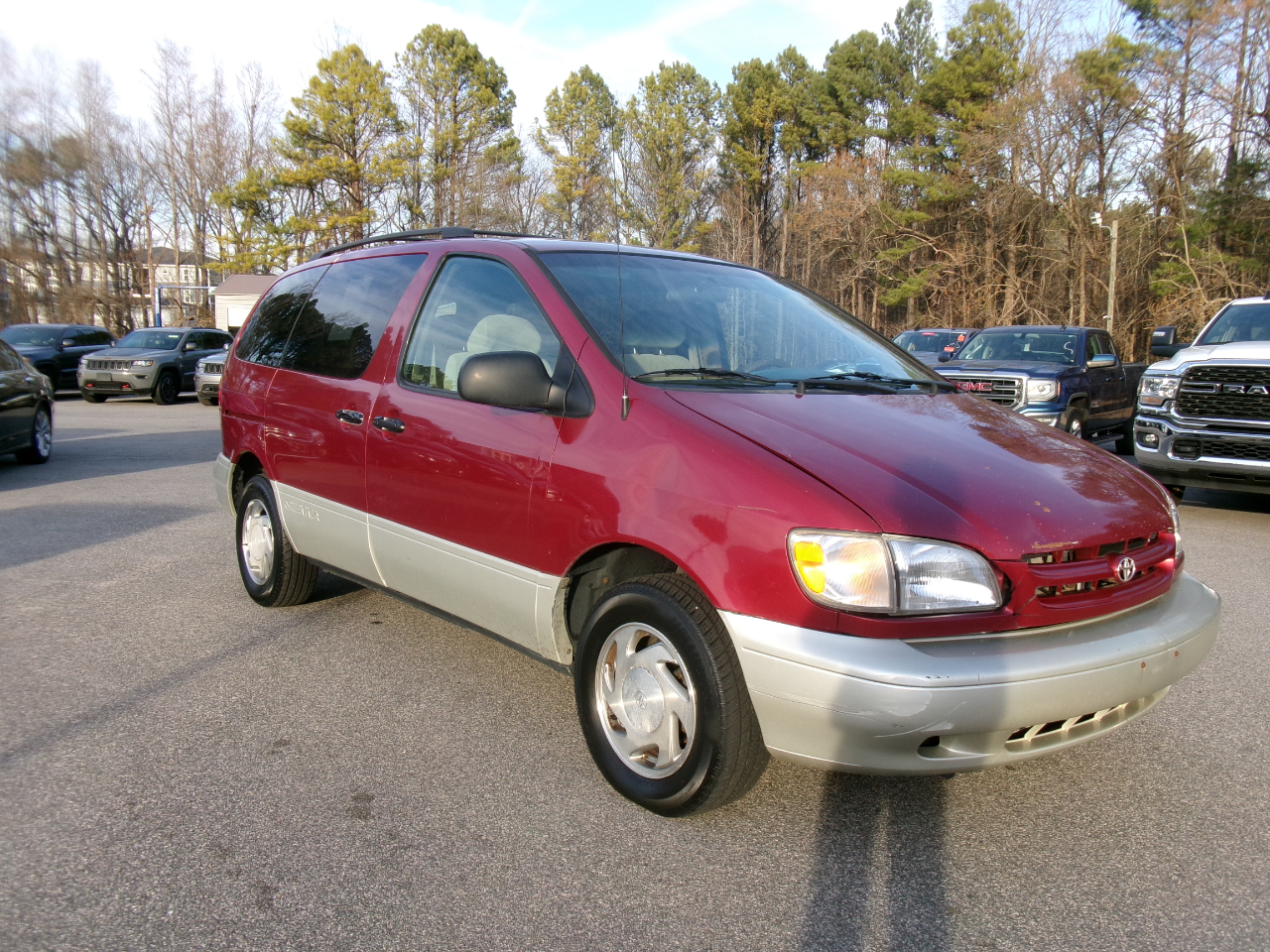 Toyota Sienna LE 4-Door 1998