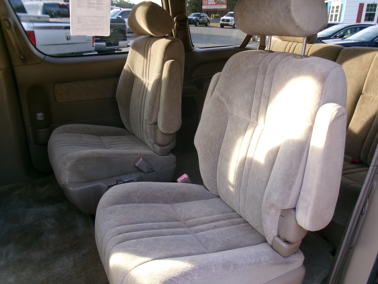 Toyota Sienna LE 4-Door 1998