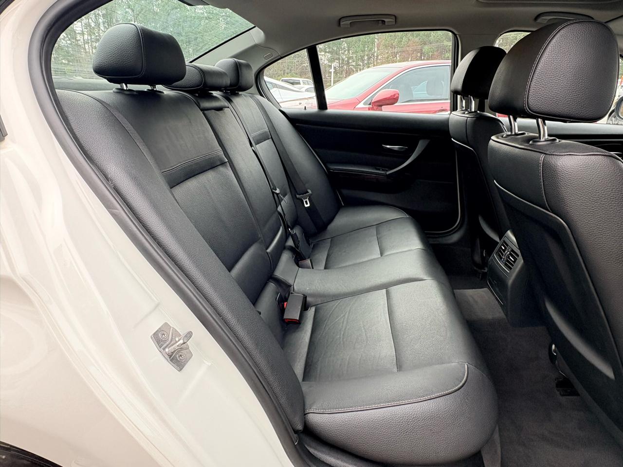 BMW 3-Series 328i 2011