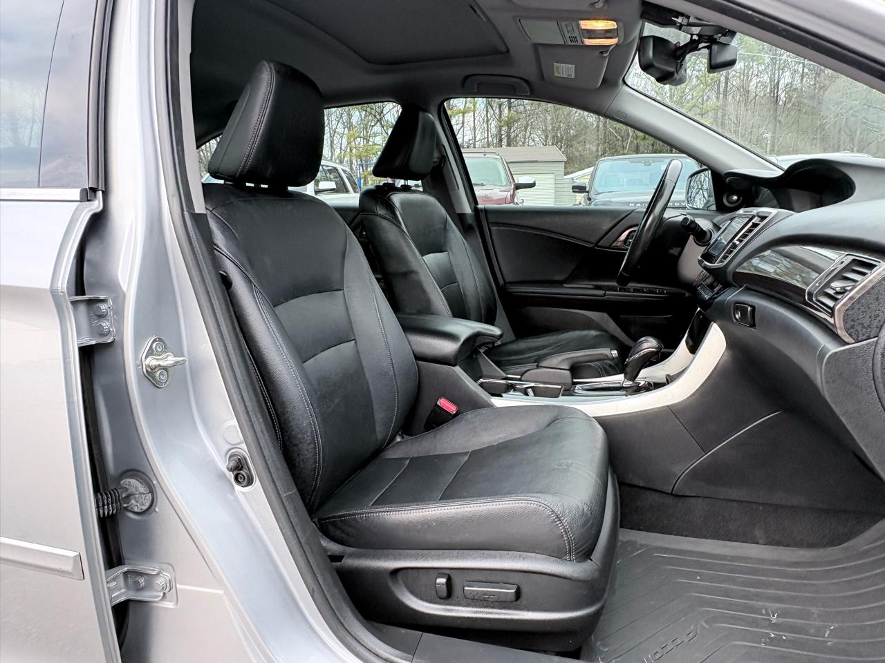 Honda Accord Touring V6 Sedan 6-Spd AT 2017