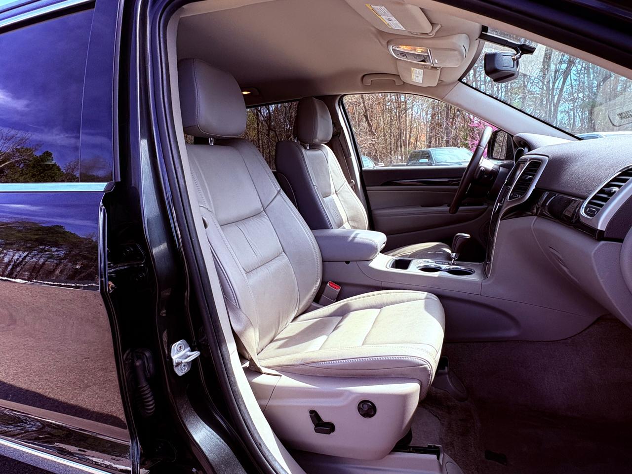 Jeep Grand Cherokee Laredo 4WD 2012