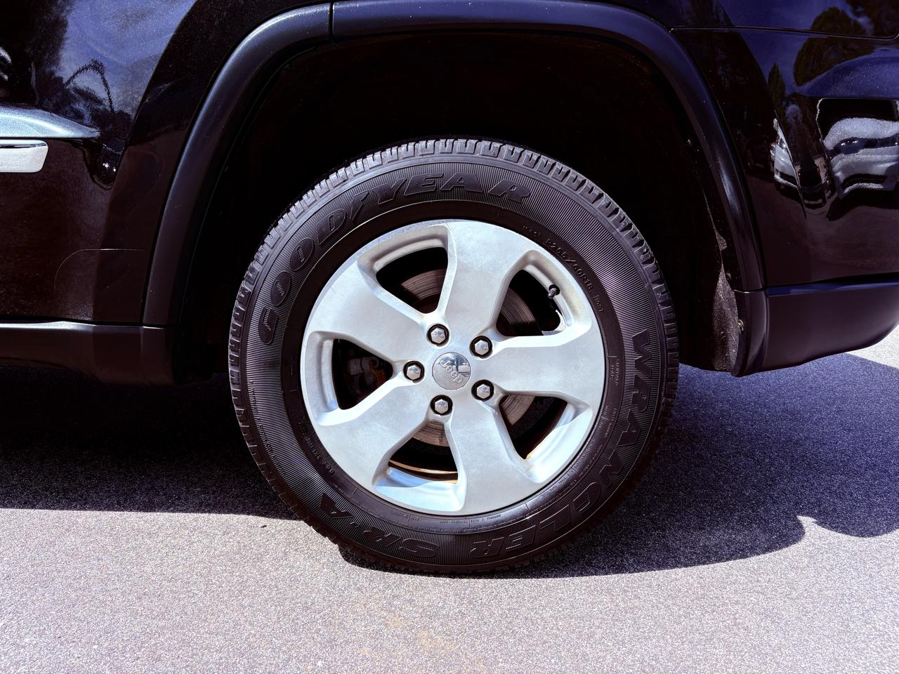 Jeep Grand Cherokee Laredo 4WD 2012