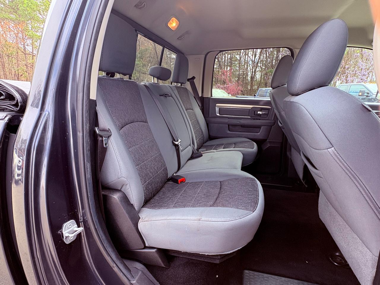 RAM 1500 Big Horn Crew Cab 4WD 2014