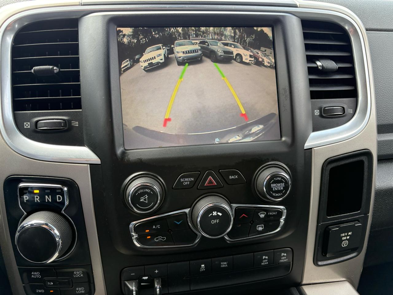 RAM 1500 Big Horn Crew Cab 4WD 2014